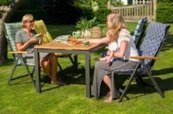 HARTMAN Alice Multipositionssessel, Xerix/schwarz, Alu/4x4 Textilen, Mit FSC Teak-Armlehnen -Gartenblick Geschaft 11 11086.jpg