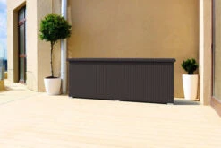 OUTFLEXX Kissenbox, Braun, Polyrattan, 204x94x75cm 21 OUTFLEXX Kissenbox, Braun, Polyrattan, 204x94x75cm -Gartenblick Geschaft 1313 01.jpg