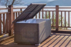 OUTFLEXX Kissenbox M, Grau, Polyrattan, 144x92x70cm -Gartenblick Geschaft 22290 6.jpg