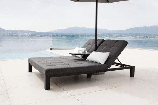 OUTFLEXX Twin Doppelliege, Sooty/marble, Alu/Sunbrella, 196 X 161 X 34 Cm, Rückenlehne Verstellbar, Inkl. Beistelltisch Und 1x Rückenkissen 3 OUTFLEXX Twin Doppelliege, Sooty/marble, Alu/Sunbrella, 196 X 161 X 34 Cm, Rückenlehne Verstellbar, Inkl. Beistelltisch Und 1x Rückenkissen