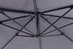 OUTFLEXX Ultimate L Ampelschirm, Anthrazit/grau, Alu/Spuncrylic®, 400x400cm, Inkl. Befüllbarem Schirmständer 10 OUTFLEXX Ultimate L Ampelschirm, Anthrazit/grau, Alu/Spuncrylic®, 400x400cm, Inkl. Befüllbarem Schirmständer -Gartenblick Geschaft 3 20365.jpg