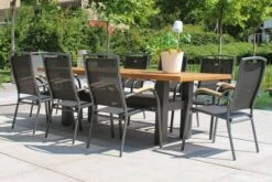 HARTMAN Raffaelo Stapelsessel, Xerix/anthrazit, Alu/Textilene, Mit FSC-Teak-Armlehnen -Gartenblick Geschaft 4 11666 2.jpg