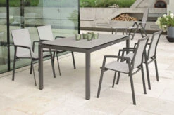 STERN New Top Stapelsessel, Anthrazit/silber, Aluminium/Textil, 65x57x89 Cm, Pulverbeschichtet, Stapelbar -Gartenblick Geschaft 6 21912.jpg