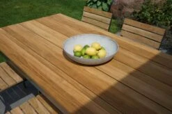 Ploß Brooklyn Tisch, Edelstahl/Teakholz, Gebürstet, 220x100cm -Gartenblick Geschaft 7 17617.jpg