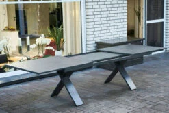 HARTMAN Sondermodell Xanadu / Raffaelo Sitzgruppe, Xerix/anthrazit, Alu/Glaskeramik, 6 Stapelsessel, 2 Multipos, 220/280x100cm -Gartenblick Geschaft 7 21100.jpg